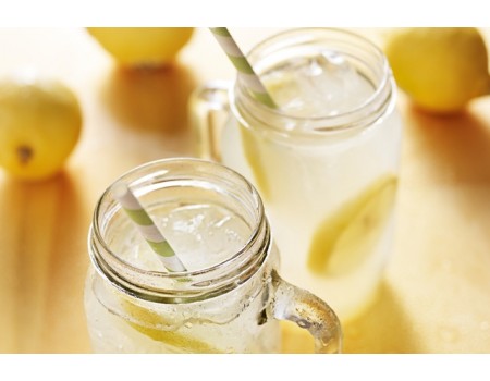 Como fazer a dieta da água com limão para emagrecer